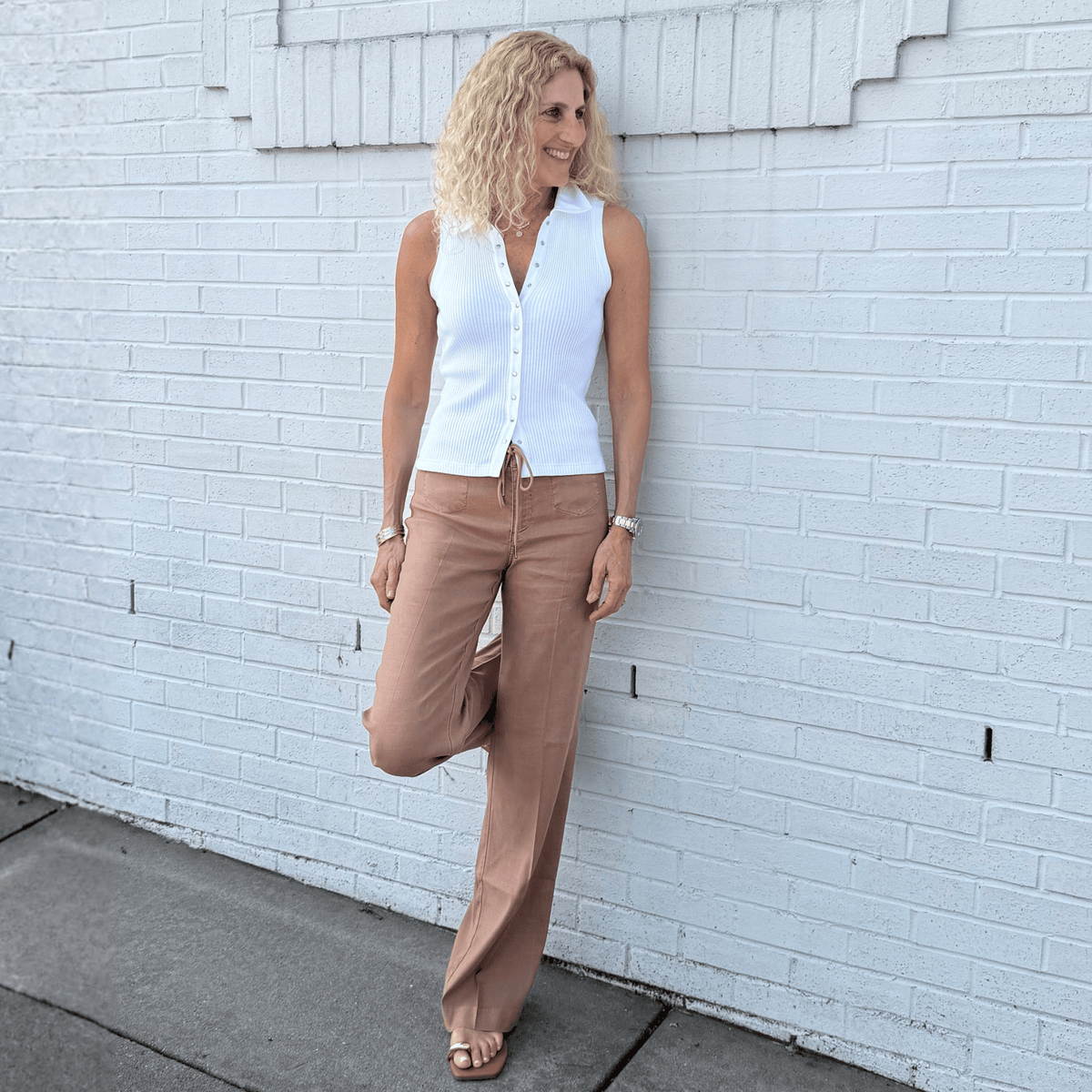Casual… but make it suspiciously chic